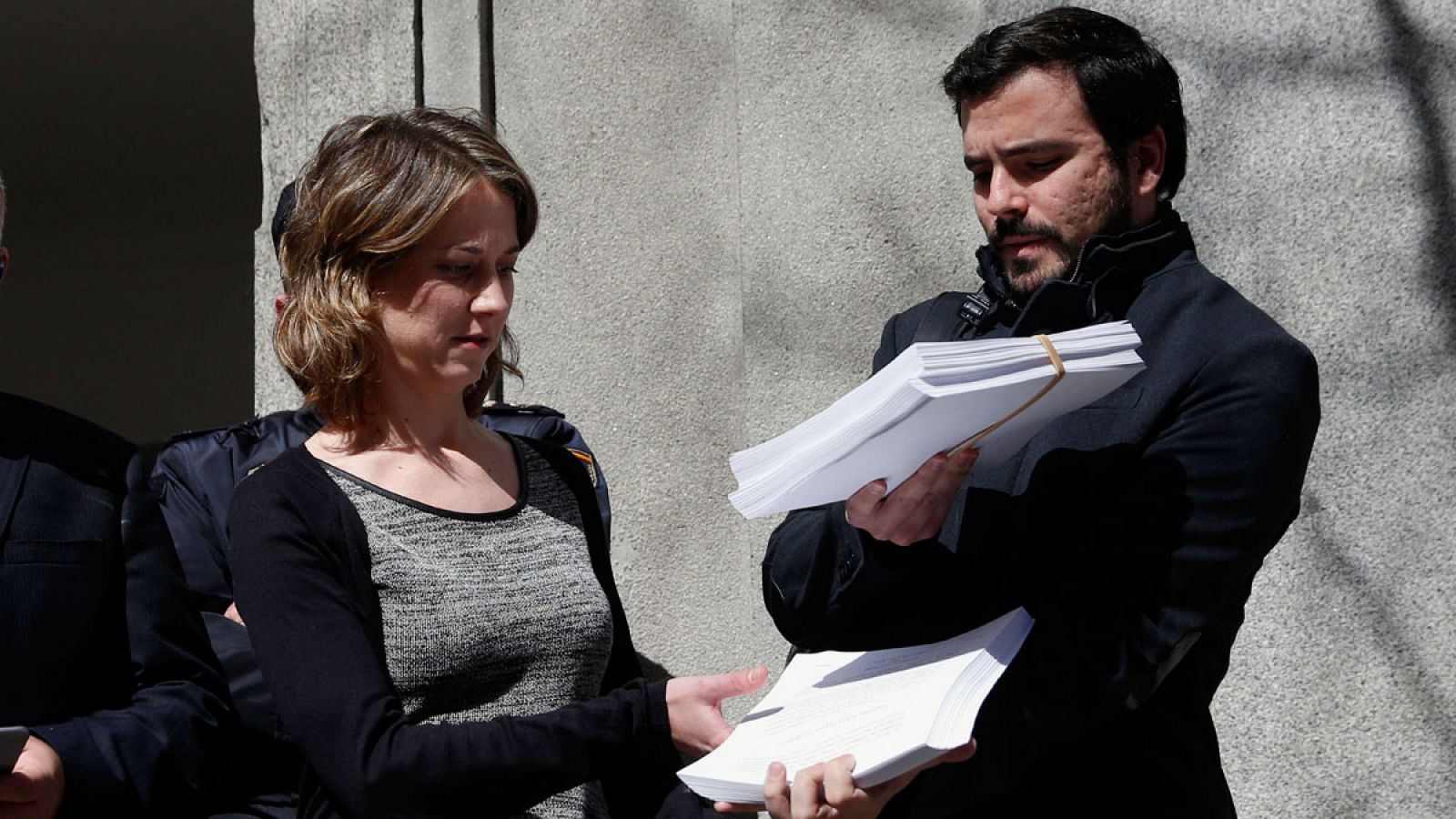 Alberto Garzón (IU) se querella contra Mariano Rajoy por el acuerdo de los refugiados