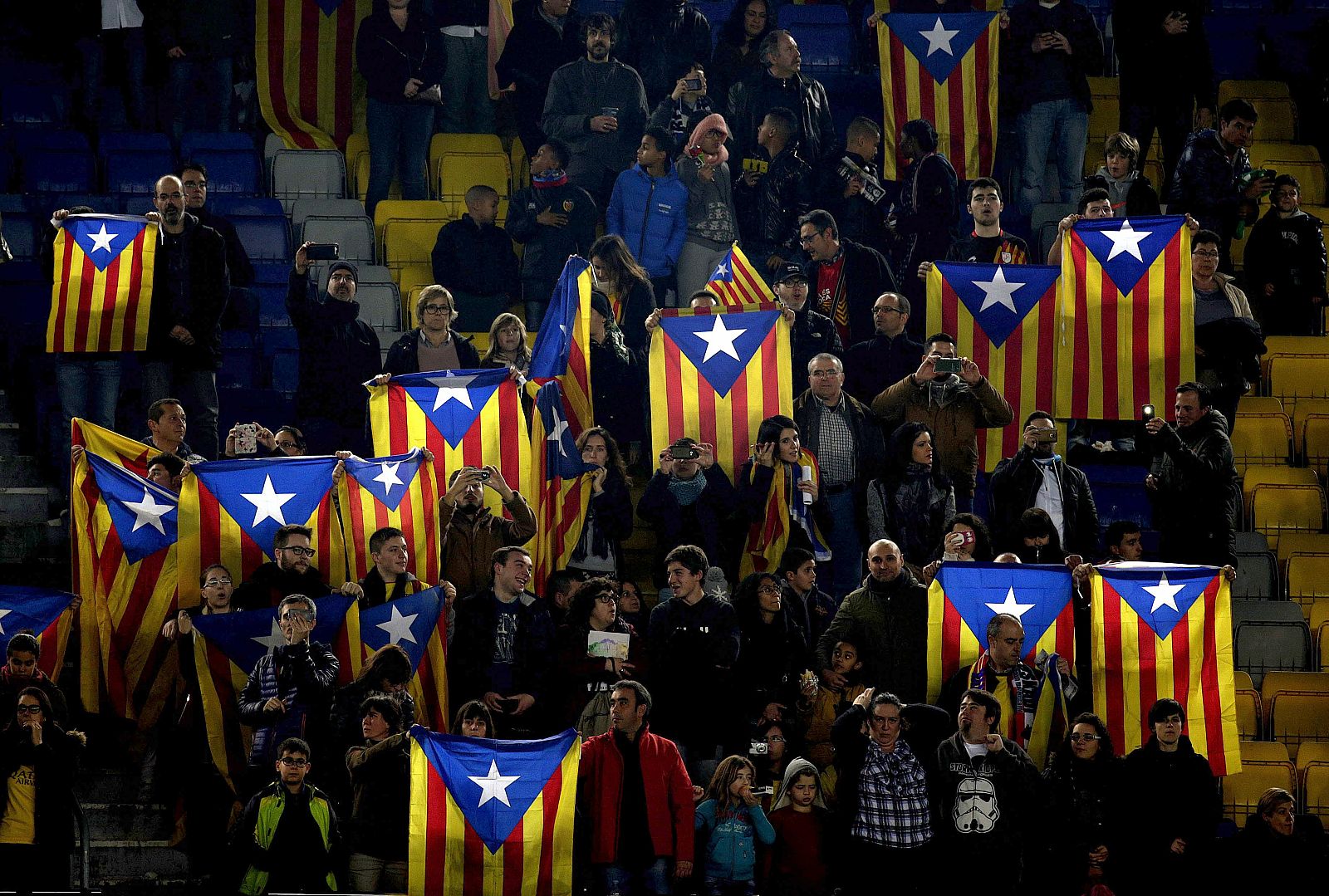 La Audiencia reabre el caso de la pitada al himno en el Camp Nou