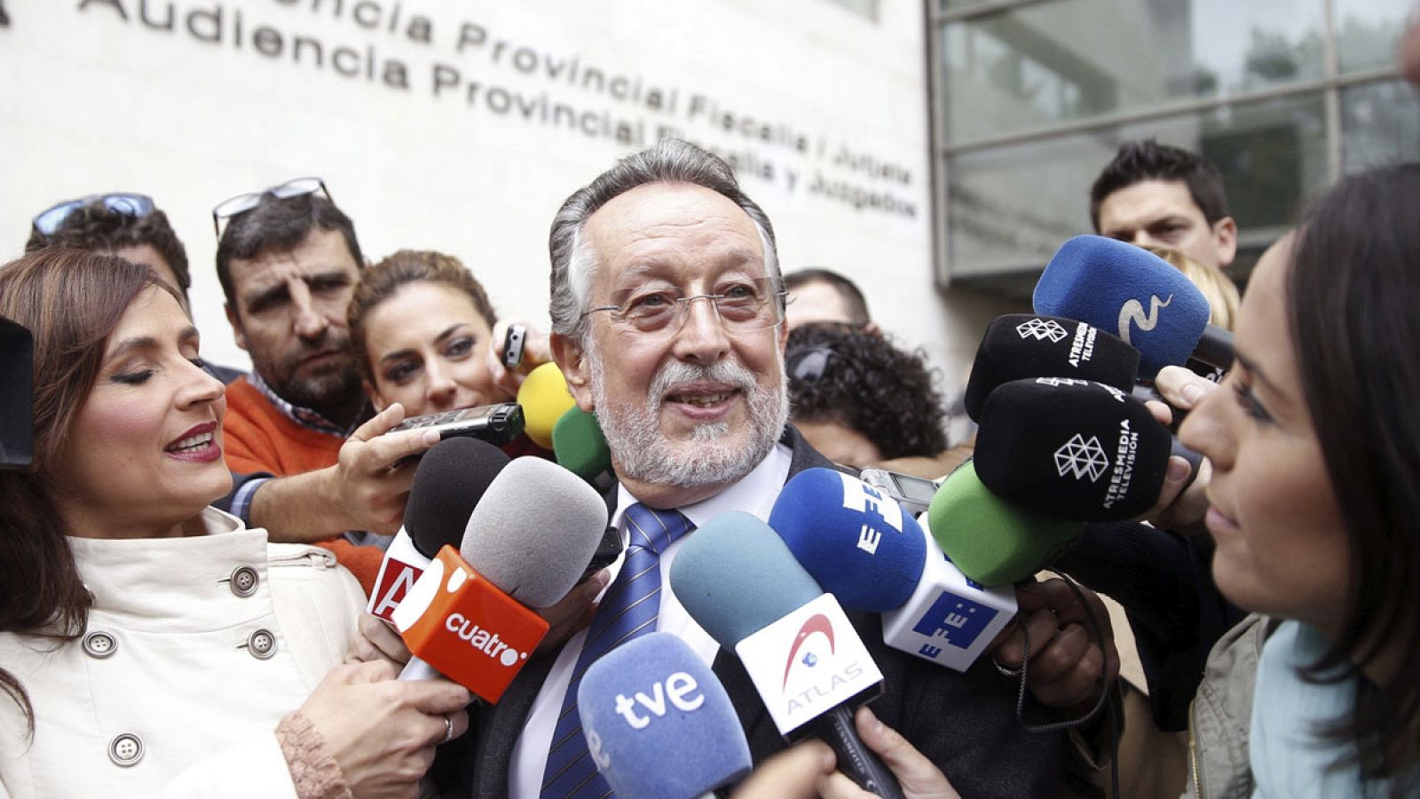 El exvicelalcalde de Valencia Alfonso Grau a su salida de la Ciudad de la Justicia