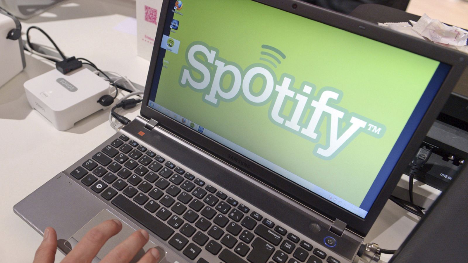 Spotify es un servicio de música digital que ofrece millones de canciones a sus usuarios.