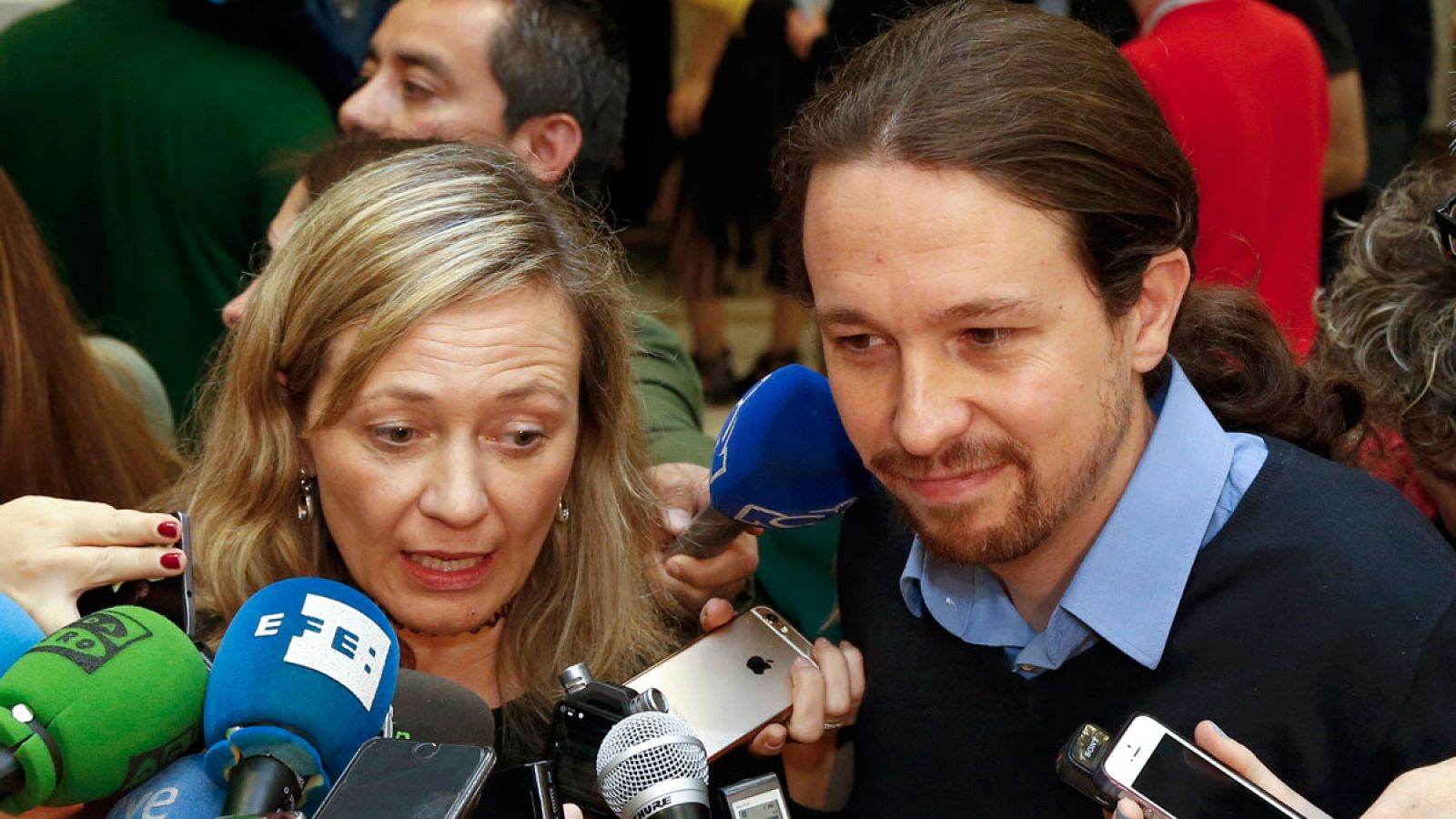 La diputada de Podemos y juez en excedencia Victoria Rosell y el líder del partido, Pablo Iglesias.