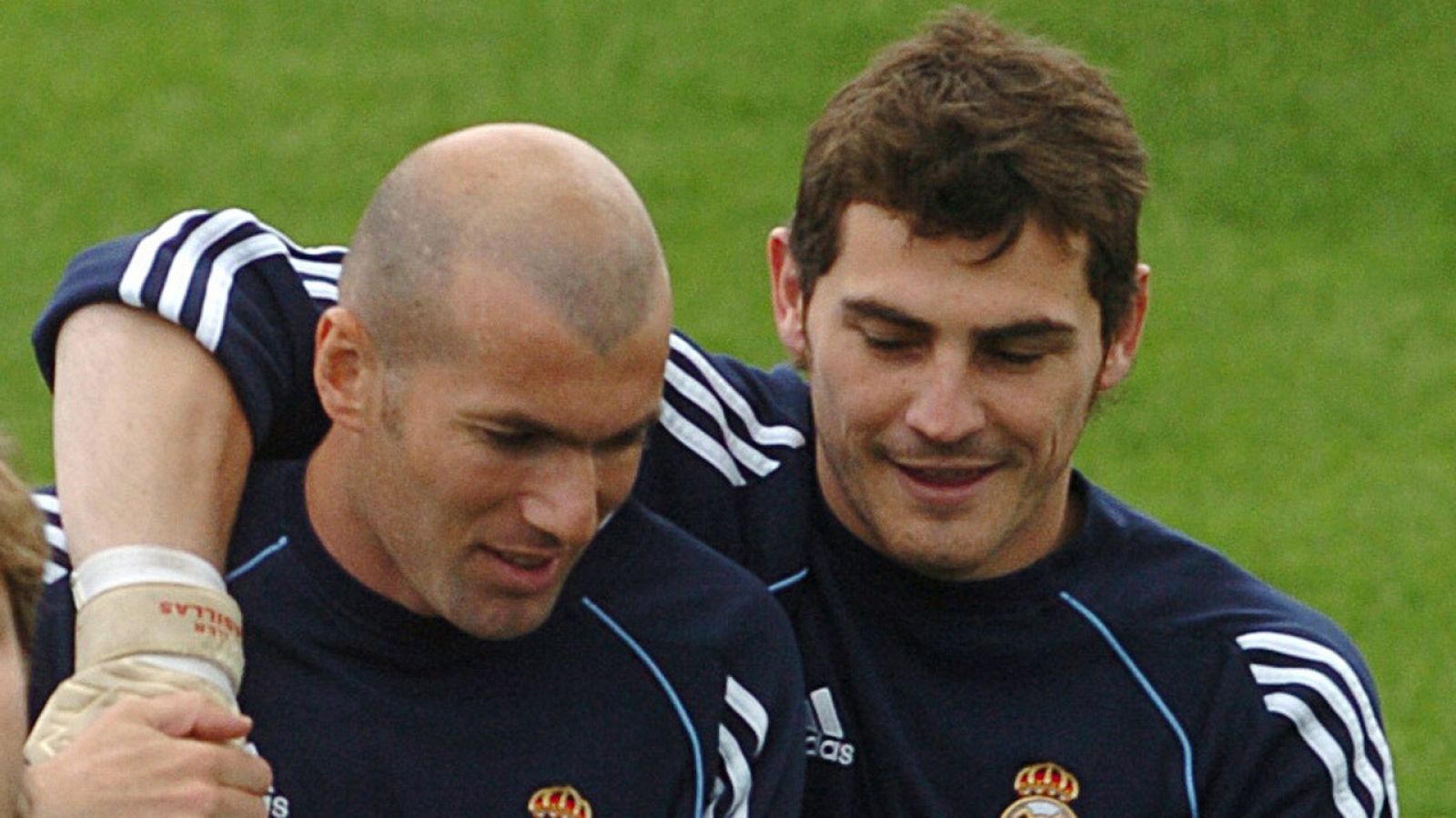 Zidane y Casillas entrenan con el Real Madrid en 2006