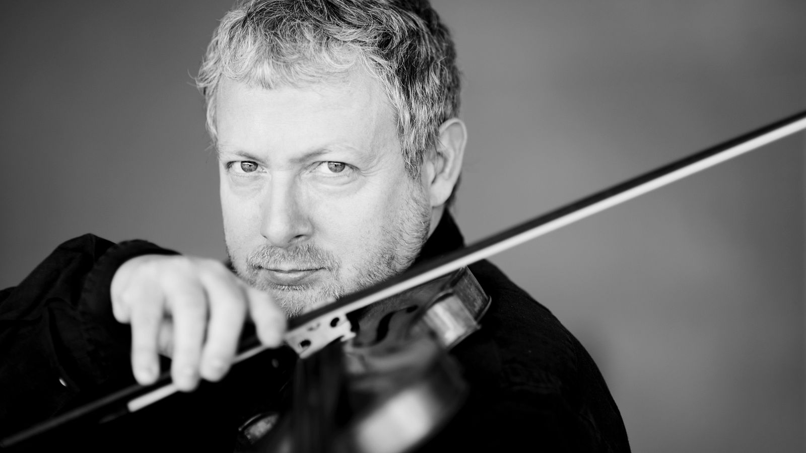 El violinista y director italiano Fabio Biondi