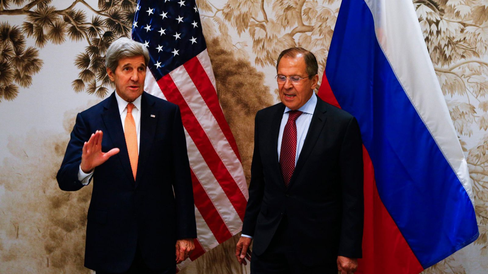 El secretario de estado estadounidense, John Kerry, y el ministro ruso de Exteriores, Sergei Lavrov, en Viena