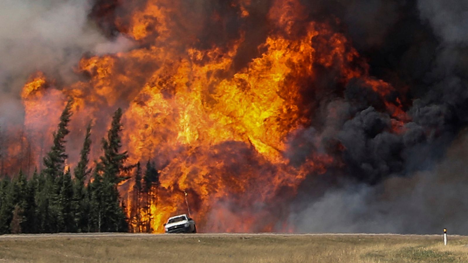 Imagen de los incendios cercanos a la ciudad de McMurray, en Canadá