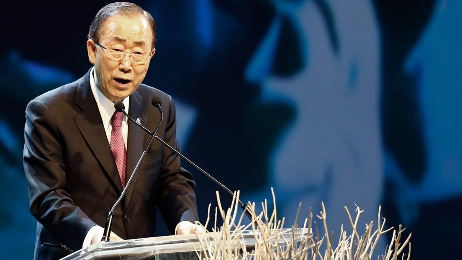 El secretario general de Naciones Unidas, Ban Ki-moon, pronuncia su discurso durante la Cumbre Humanitaria de la ONU, en Estambul.