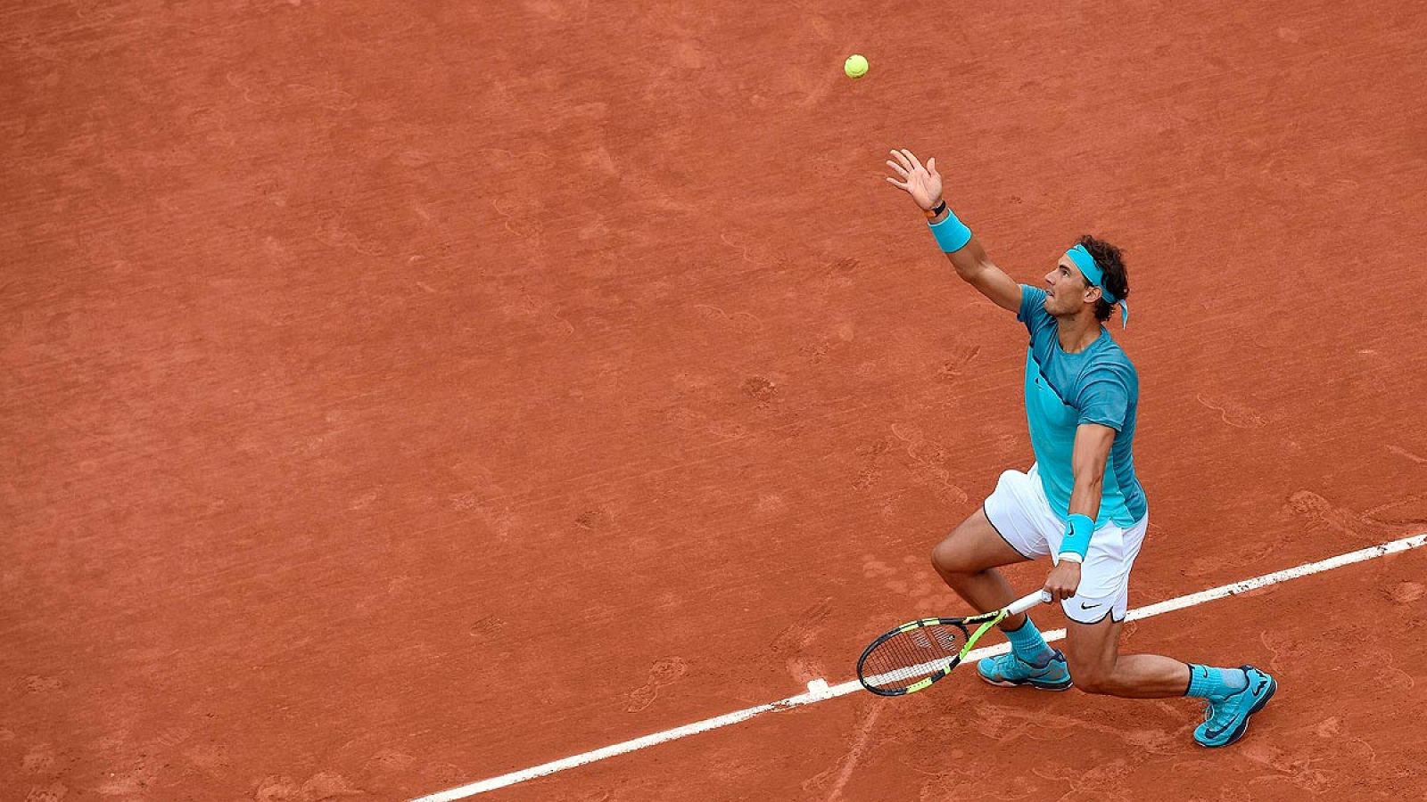 Rafa Nadal se impone al mejor sacador del circuito en Roland Garros