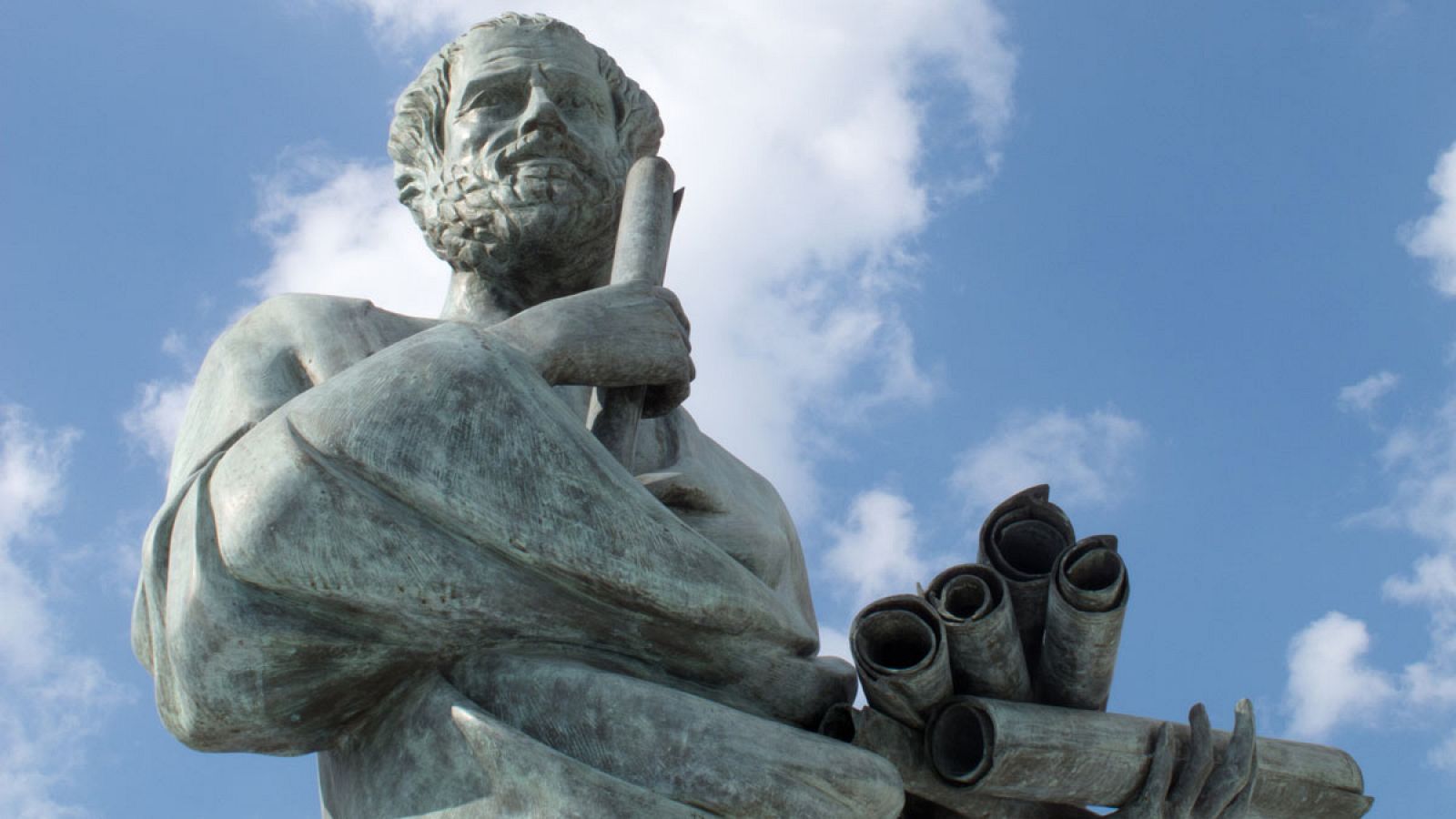 Estatua del filósofo griego Aristóteles.