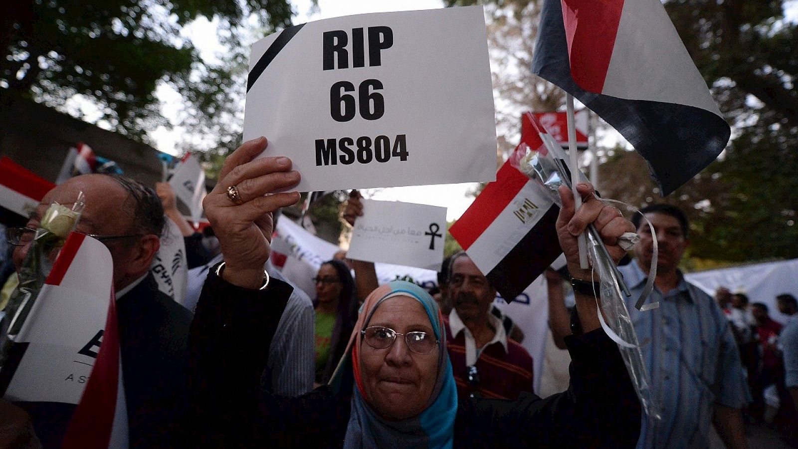 Manifestación en El Cairo, el 26 de mayo, por las 66 víctimas del vuelo EgyptAir MS804.  AFP PHOTO / KHALED DESOUKI