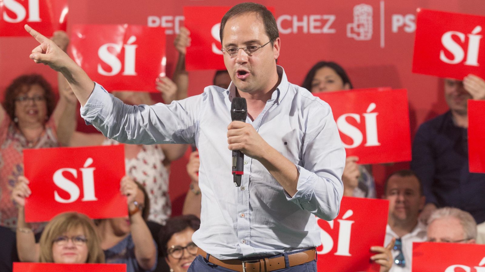 El secretario de organización del PSOE, César Luena, durante un acto del partido en Mula, Murcia.