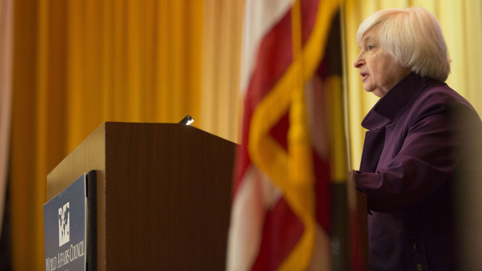 La presidenta de la Reserva Federal, Janet Yellen, da un discurso sobre política monetaria en Filadelfia, EE.UU.
