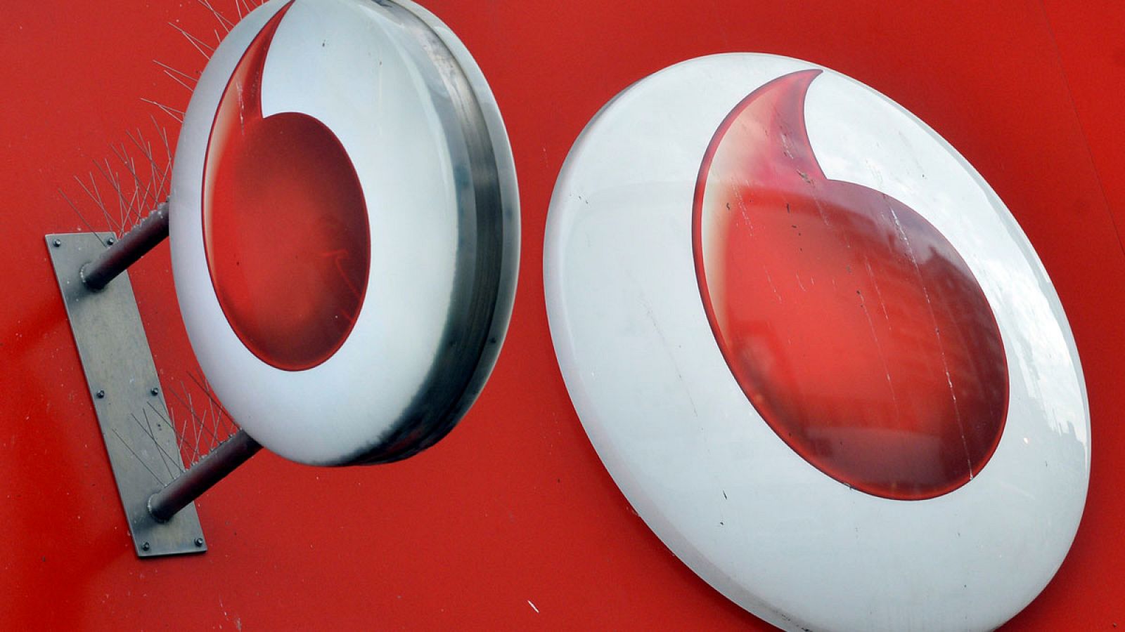Logotipo de Vodafone en una tienda