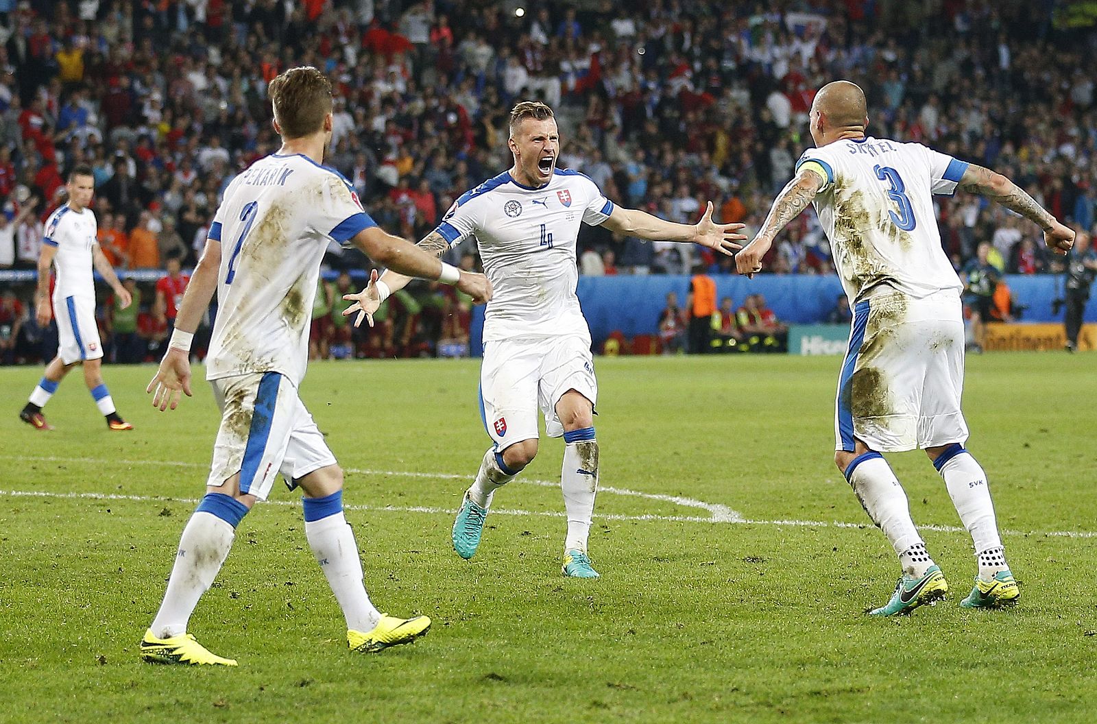 Los eslovacos celebran la victoria ante Rusia.