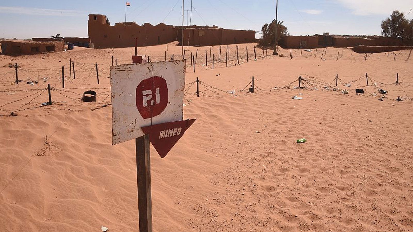 Treinta y cuatro migrantes, entre ellos veinte niños, han muerto intentando cruzar el desierto de Níger.