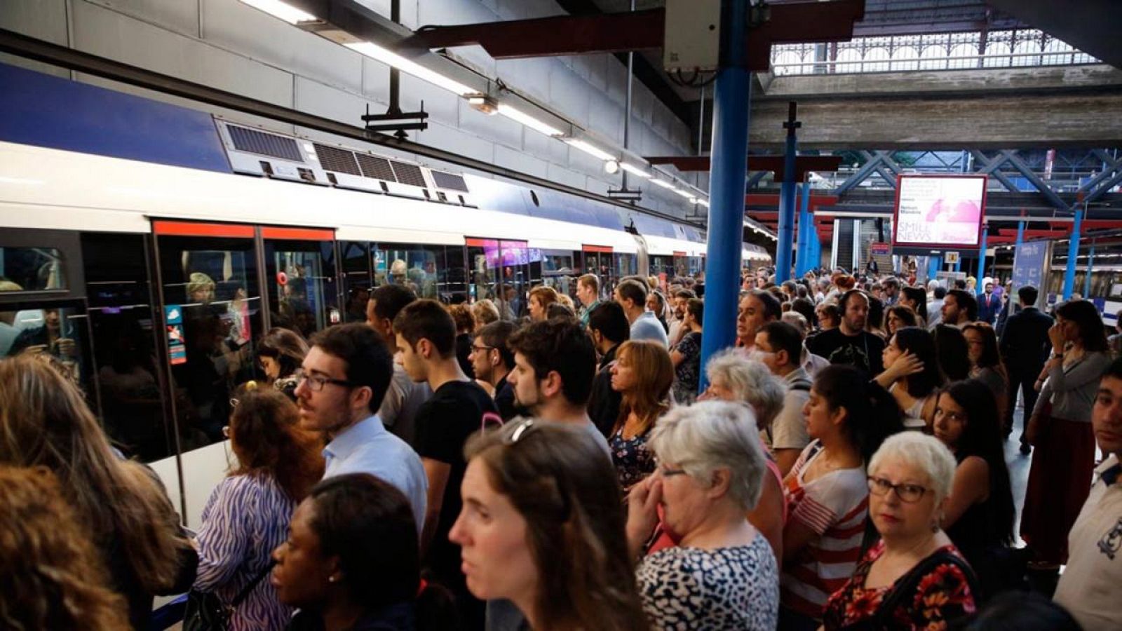Imagen de las aglomeraciones en el Metro de Madrid durante los paros de esta semana