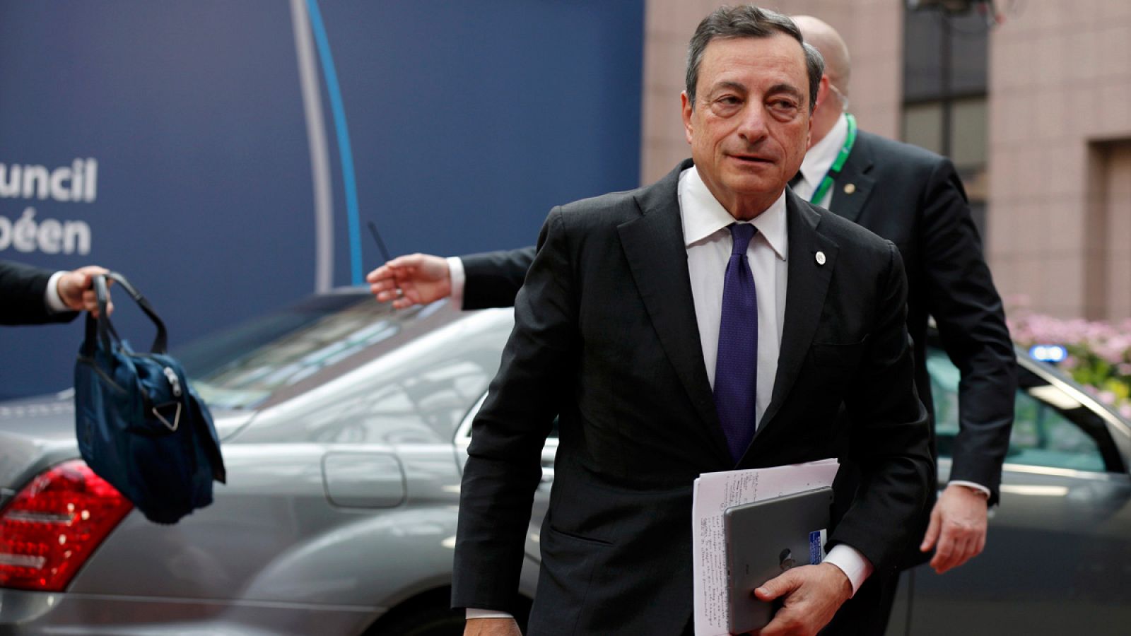 El presidente del Banco Central Europeo, Mario Draghi, a su llegada a la Cumbre de la UE en Bruselas