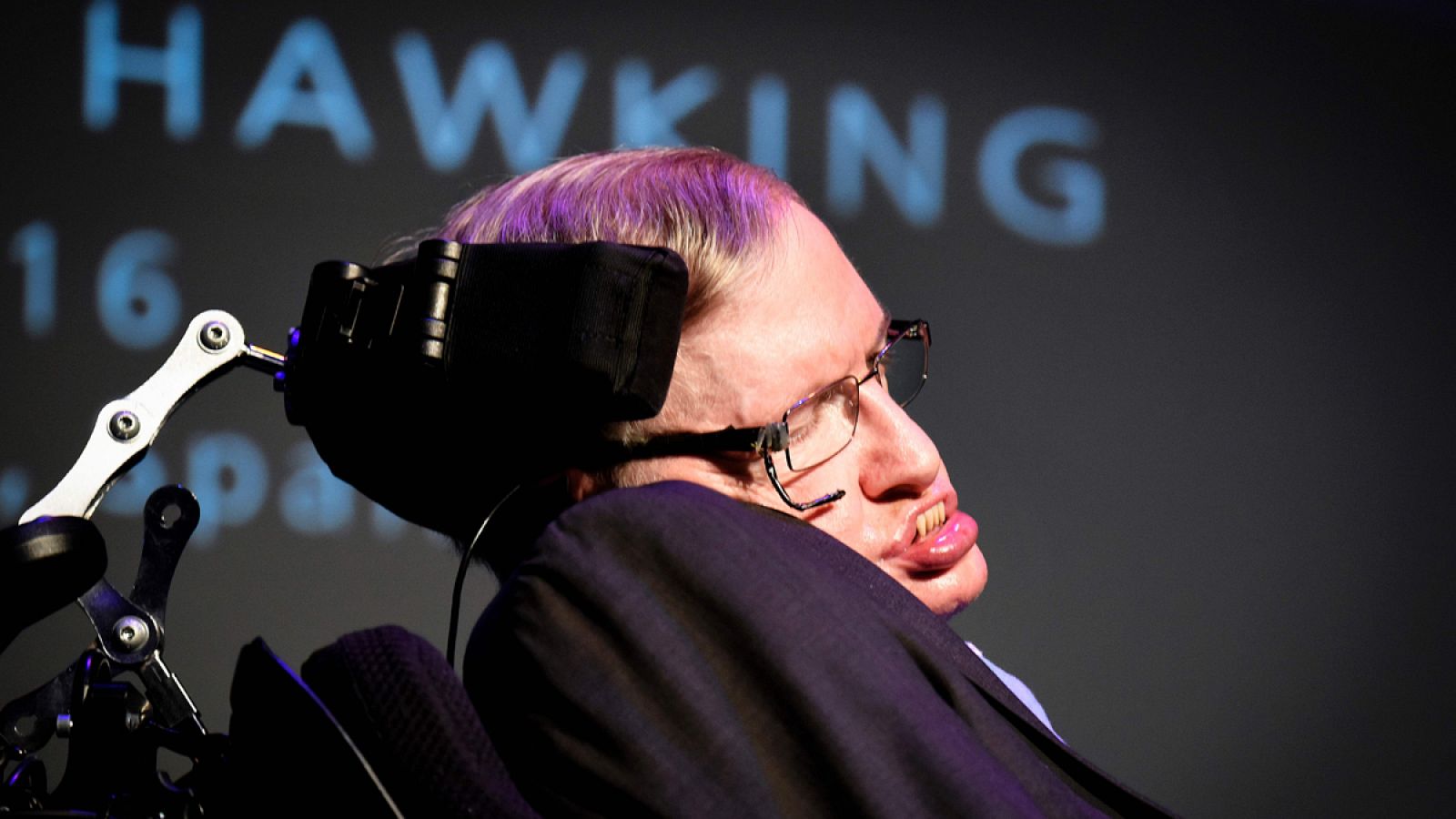 El físico británico Stephen Hawking en el Festival Starmus en Canarias