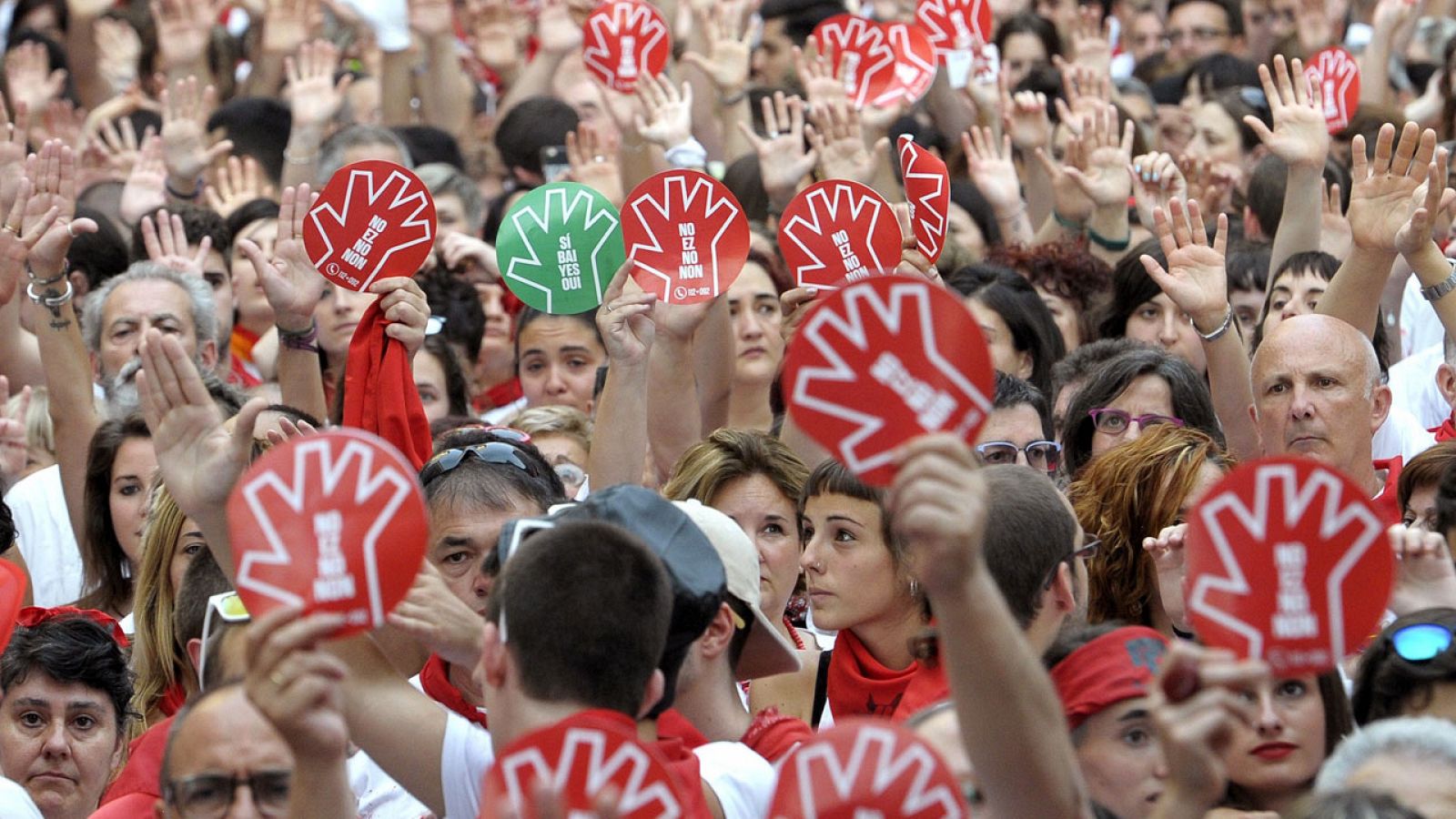 Concentración en repulsa de la agresión sexual de una chica en Pamplona este jueves