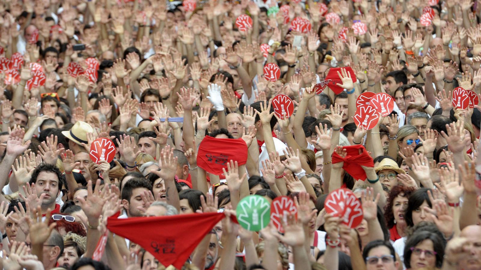 Concentración en Pamplona en repulsa por una agresión sexual a una joven