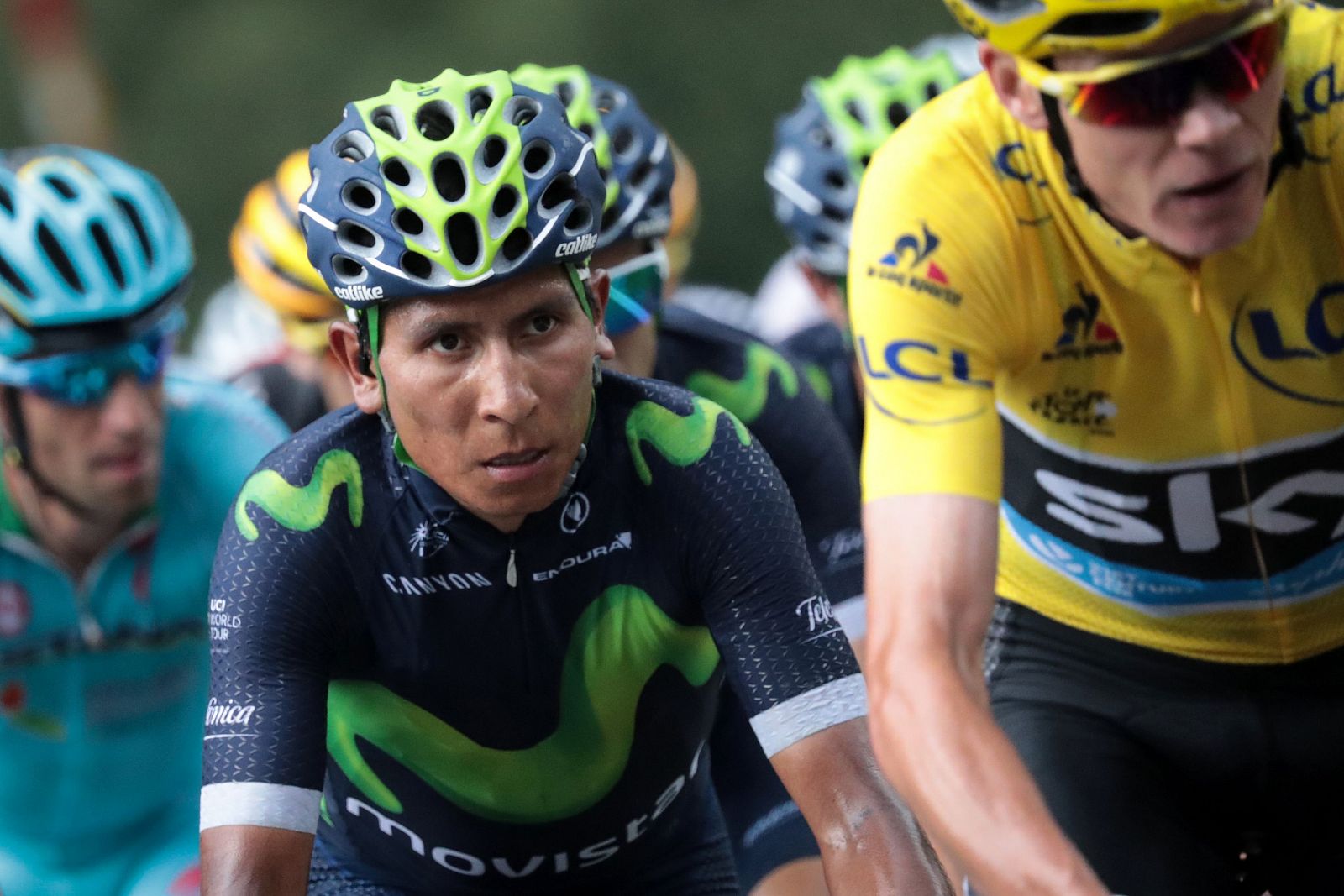 Nairo Quintana a rueda de Chris Froome durante la novena etapa del Tour de Francia 2016.
