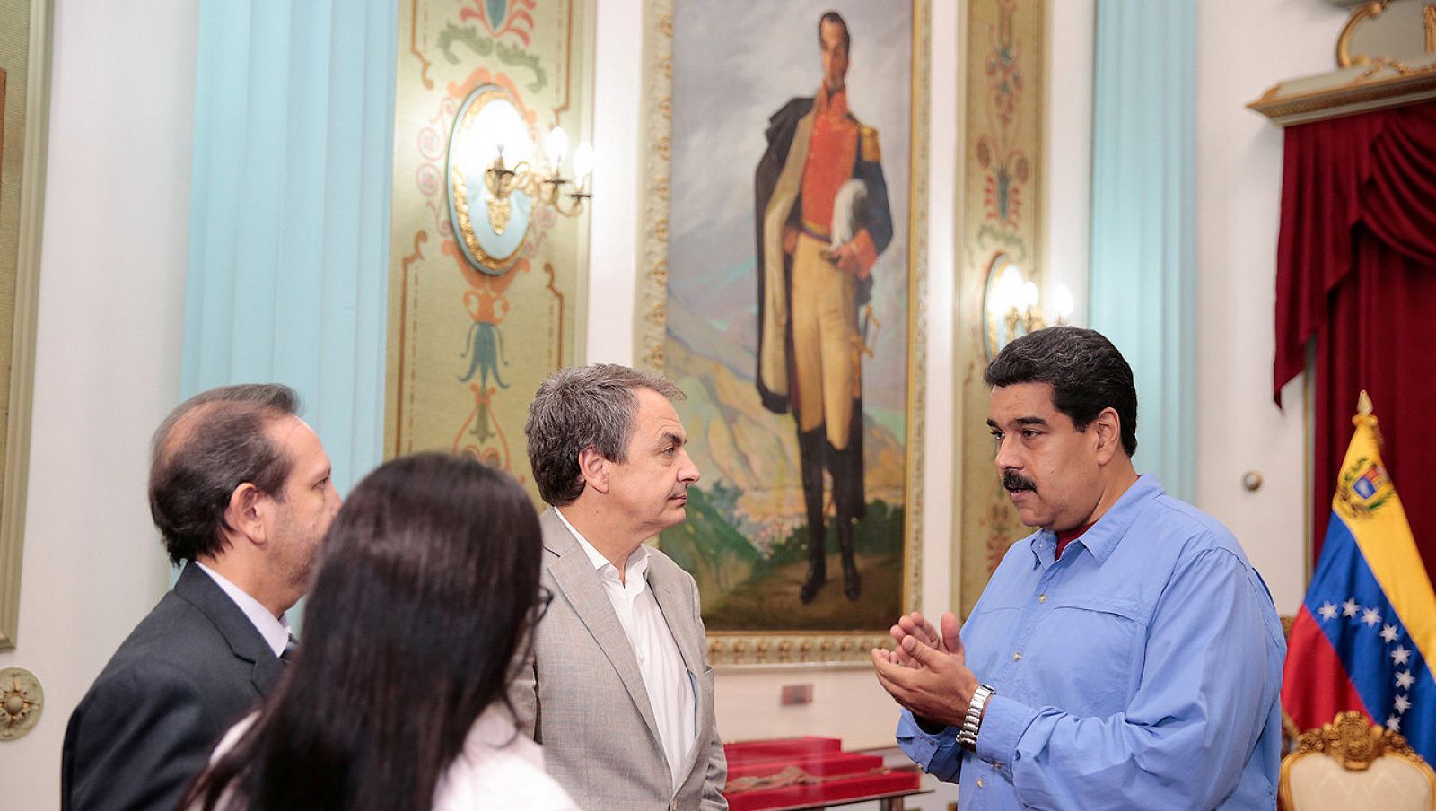 El presidente de Venezuela, Nicolás Maduro, y el expresidente del Gobierno español, José Luís Rodríguez Zapatero, en el Palacio de Miralflores en Caracas, el 13 de julio de 2016. Palacio de Miraflores/Reuters