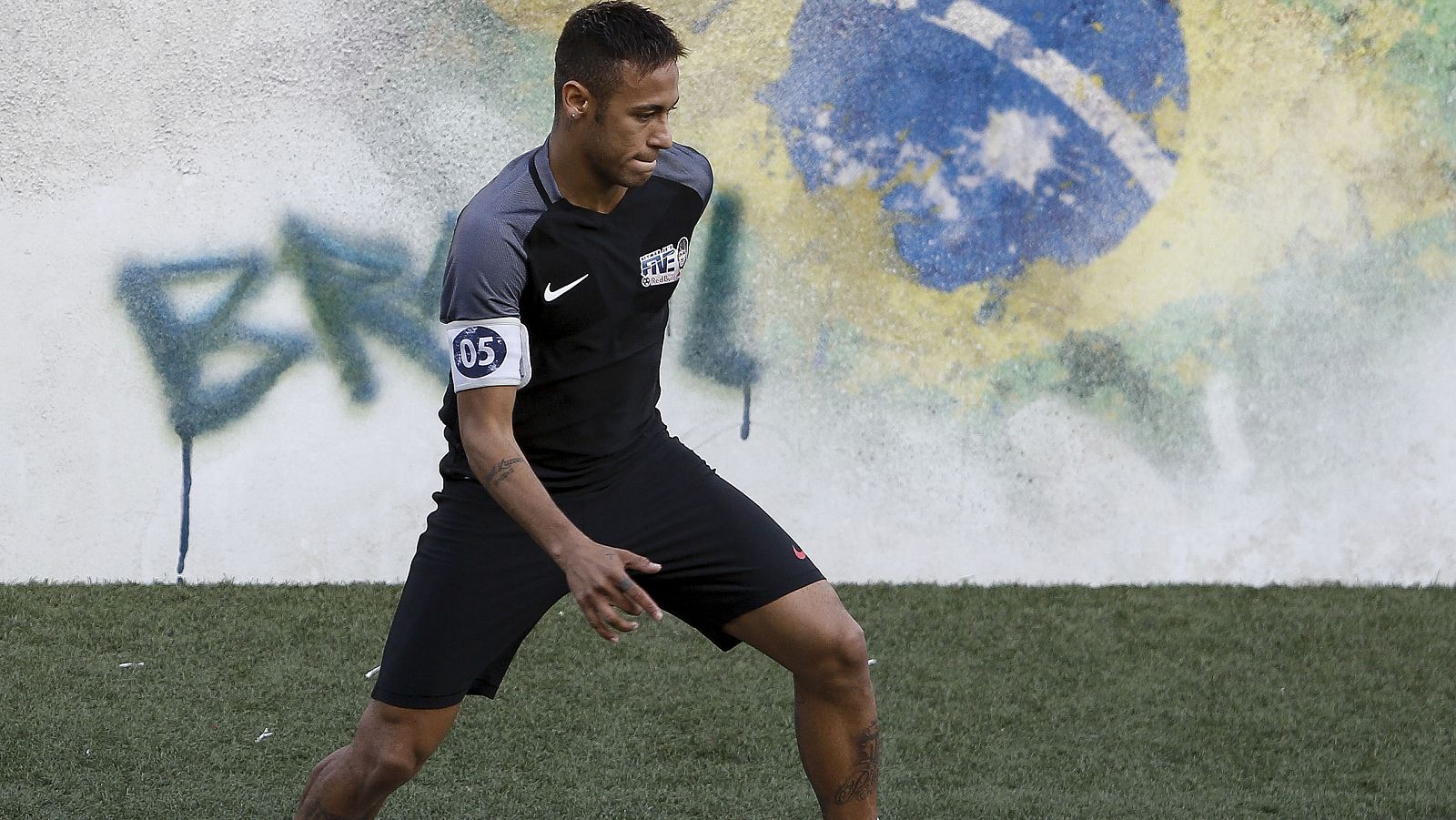 Neymar, en un partido de exhibición en Brasil.