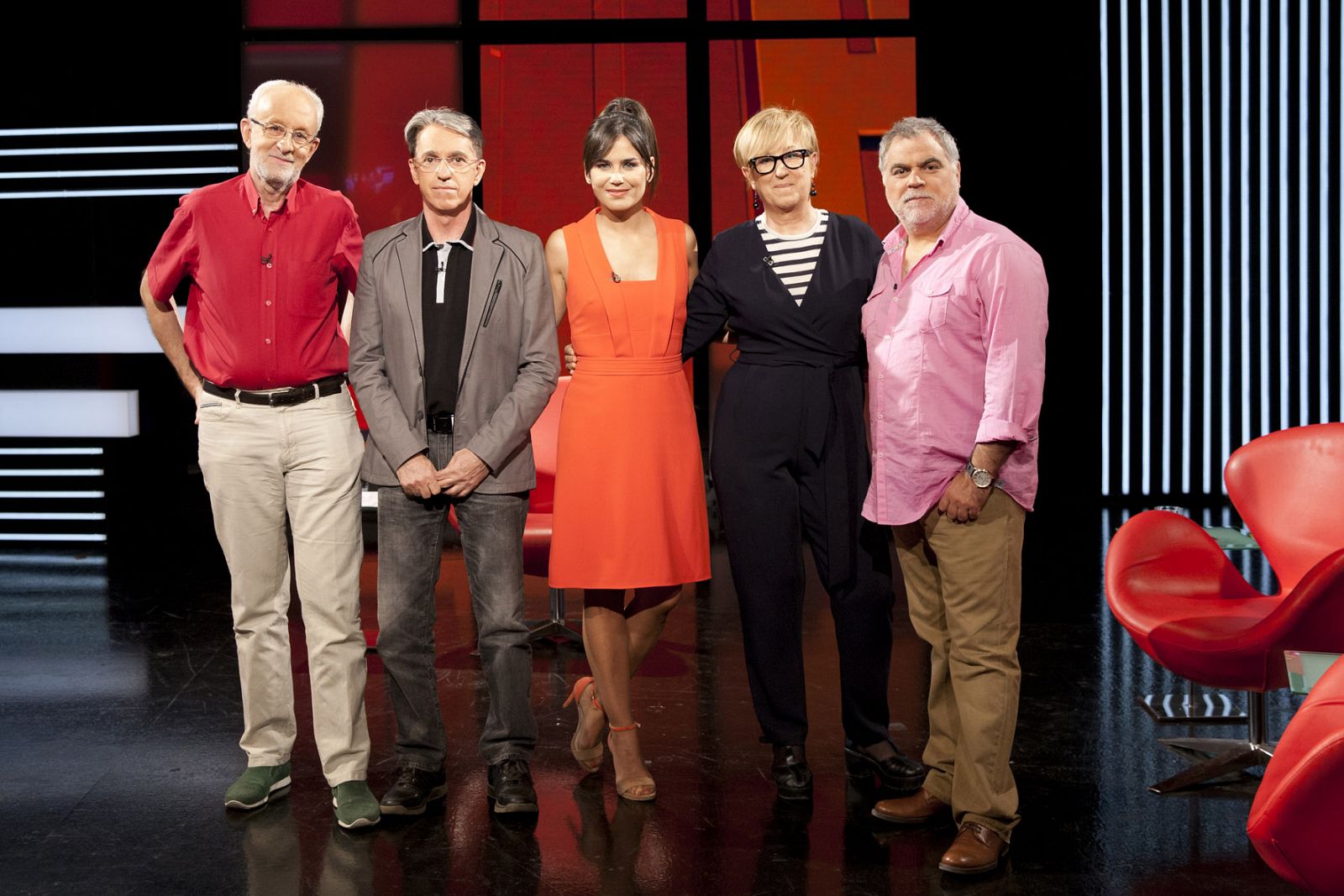 Elena S. Sánchez con los participantes en el coloquio