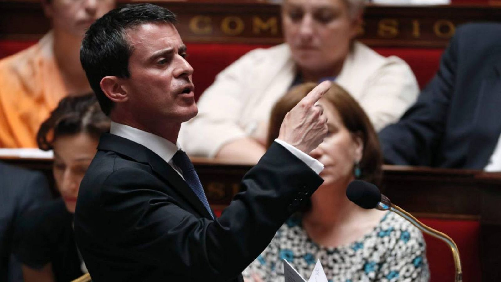 El primer ministro de Francia, Manuel Valls, en la Asamblea.