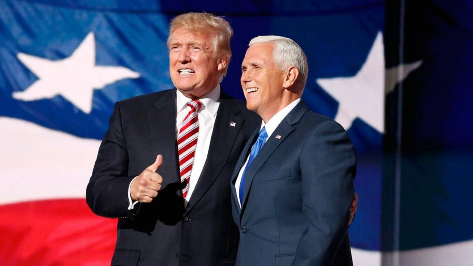 Mike Pence, junto a Donald Trump, en la Convención Republicana