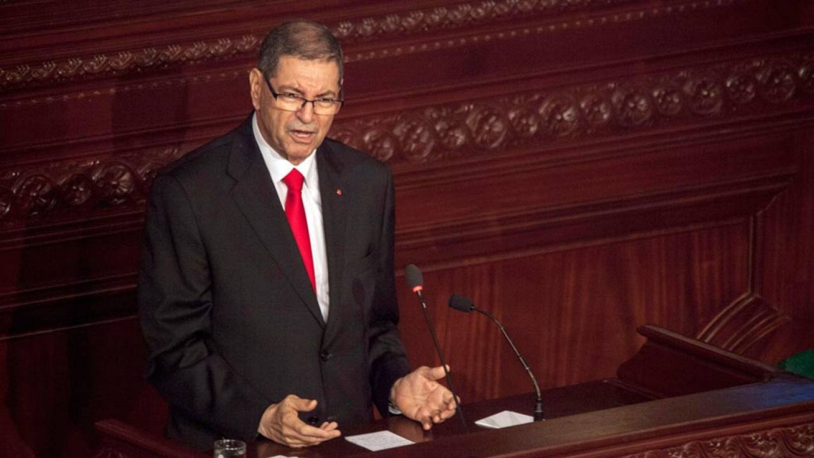 El primer ministro de Tunez destituido, Habib Essid