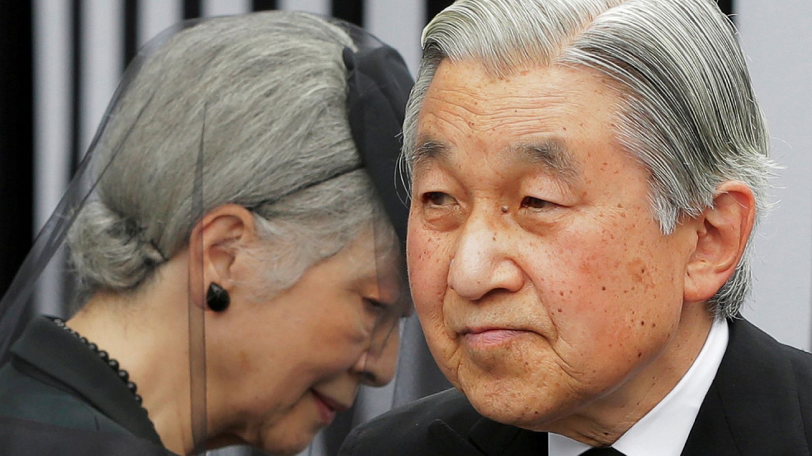 El emperador de Japón Akihito y su esposa Michiko en una foto de archivo