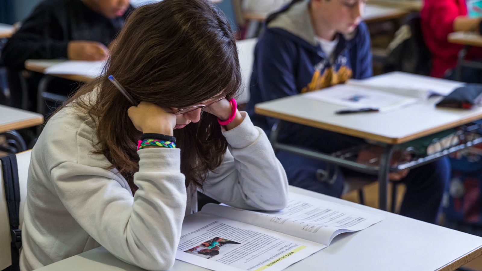 Una alumna de Madrid haciendo la reválida de Sexto de Primaria el pasado mes de mayo.