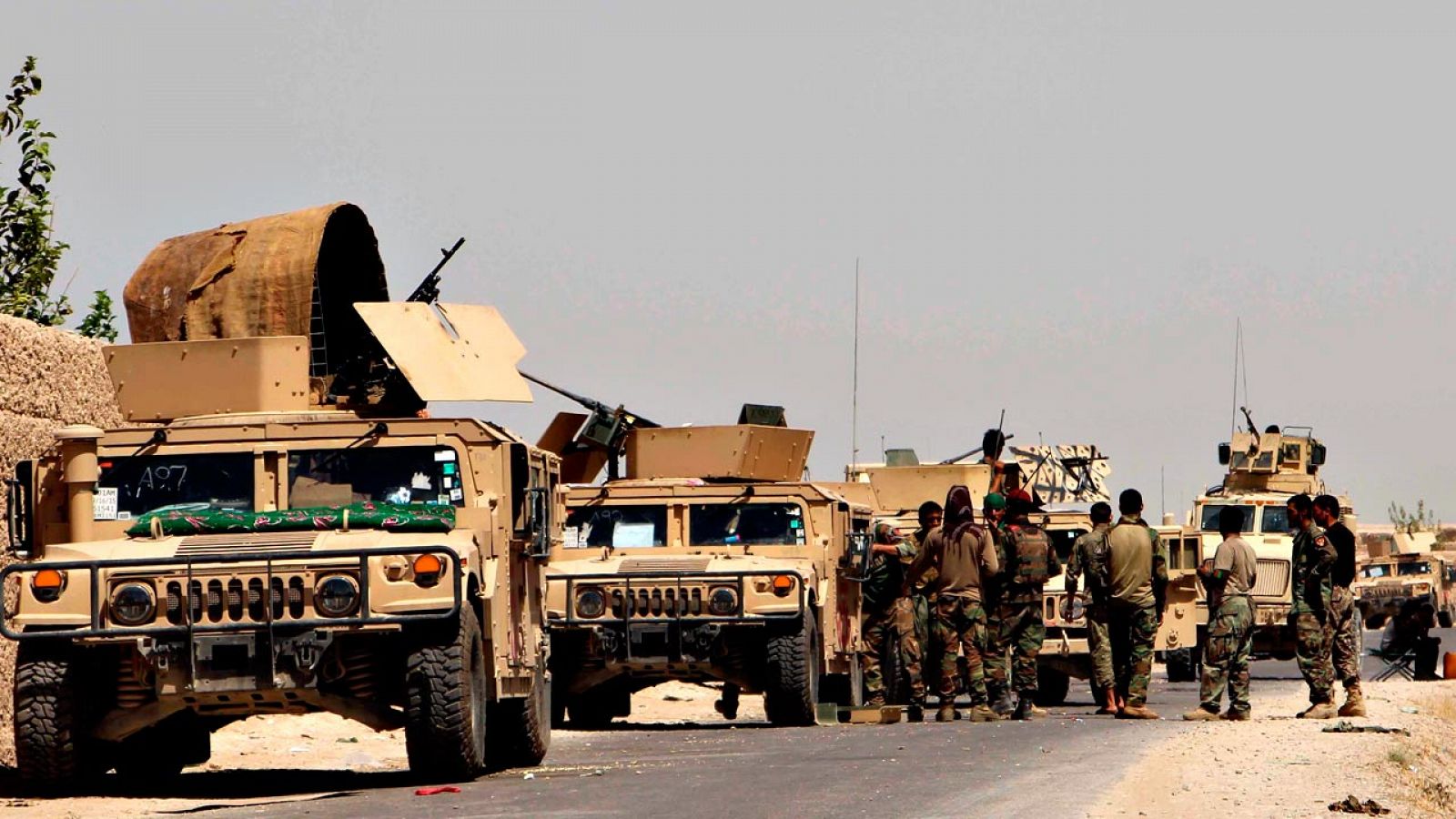 Tropas afganas preparan un ataque contra los talibanes junto a la frontera con Pakistán