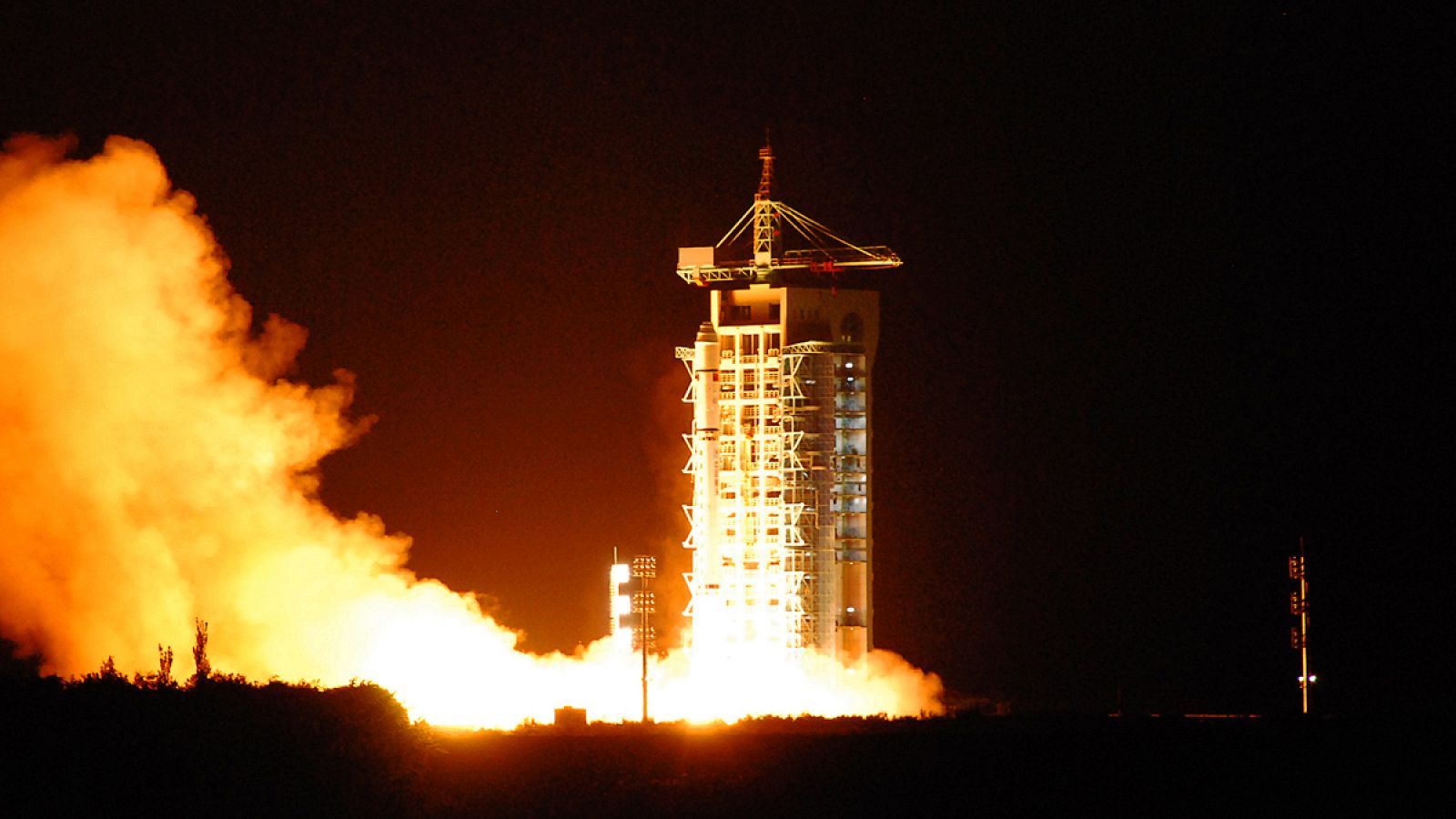 Fotografía de archivo del lanzamiento del satélite cuántico chino.