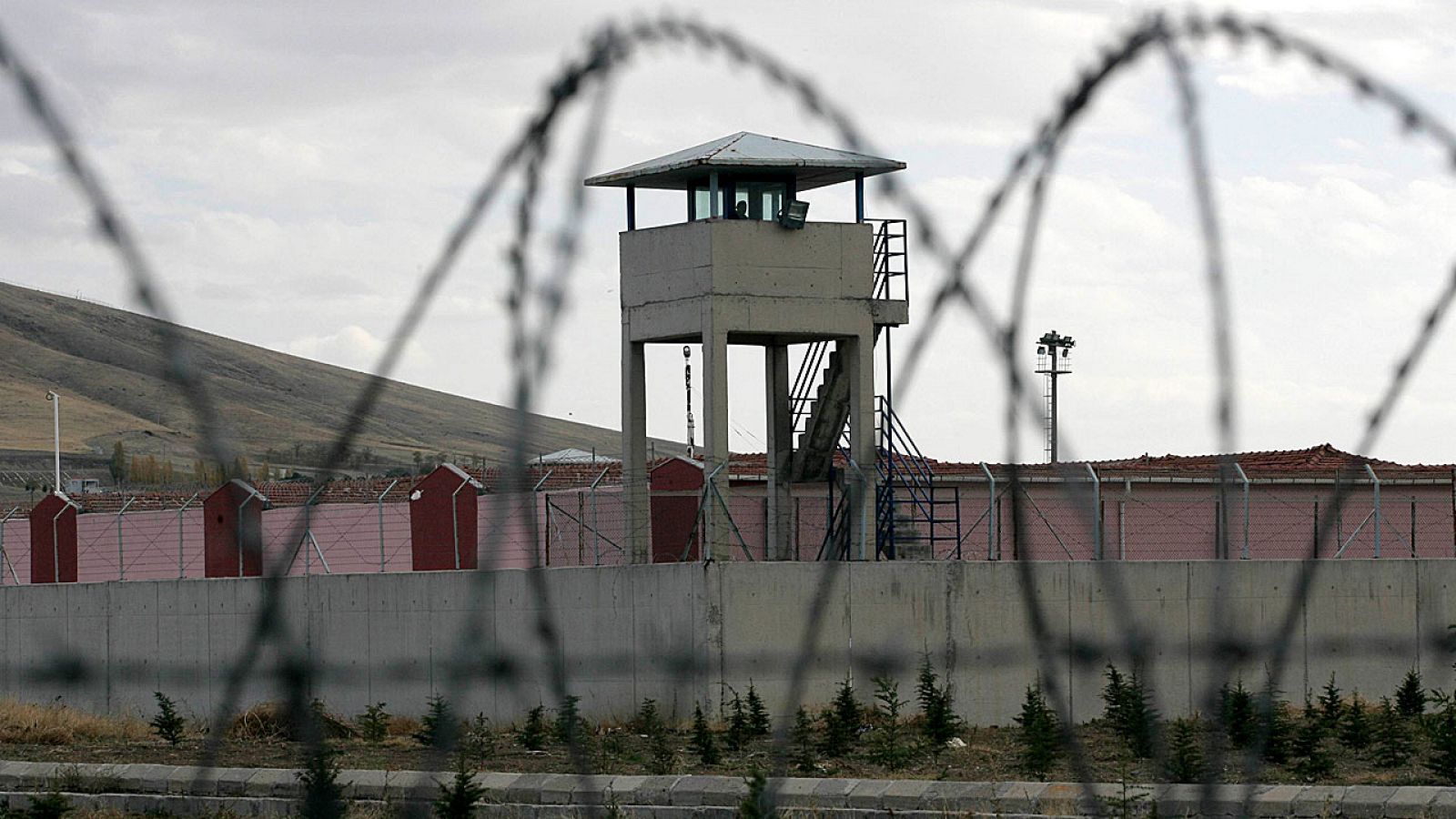 Turquía liberará a 38.000 presos para hacer sitio a supuestos golpistas.