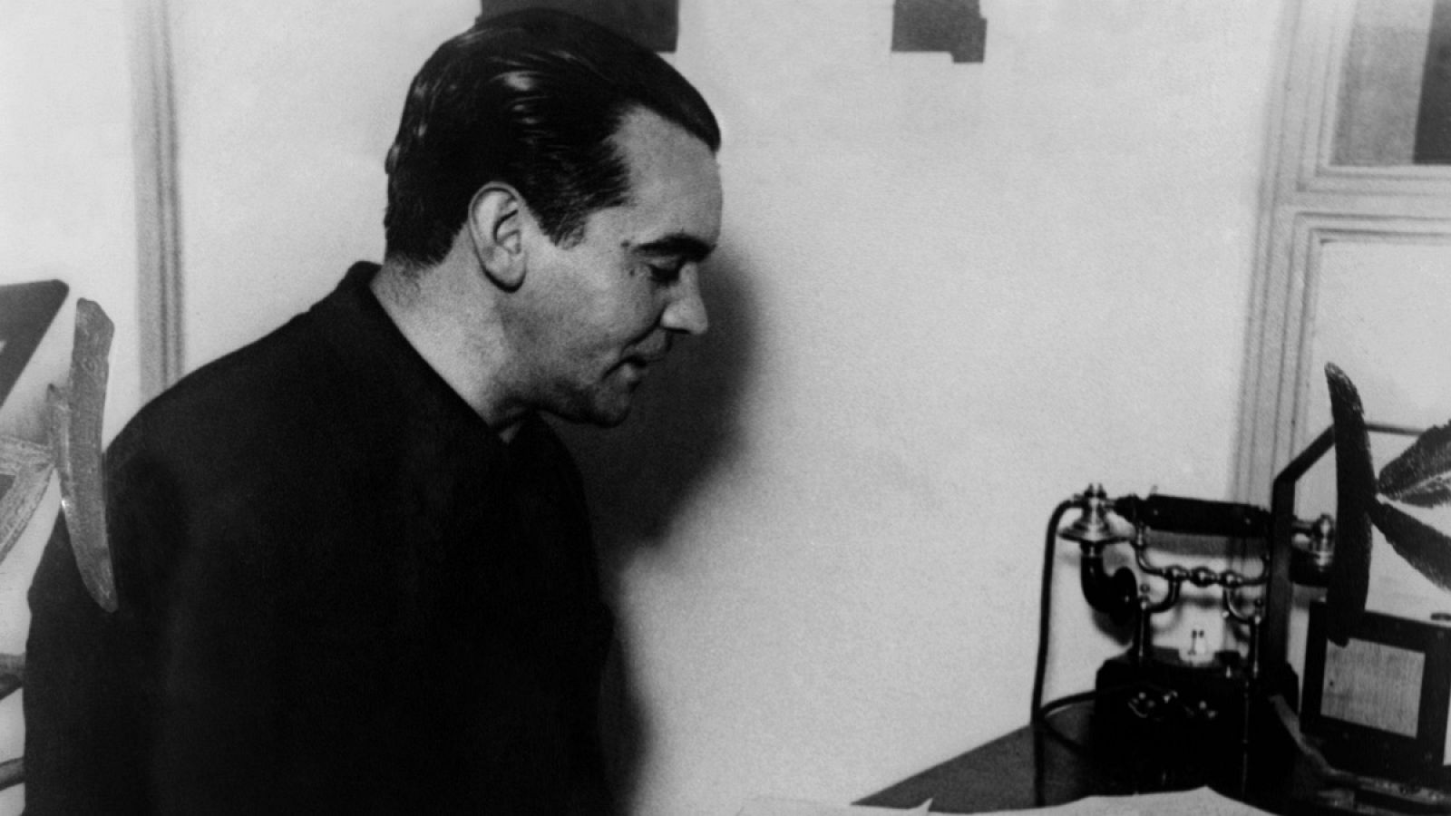Federico García Lorca en una audición en Radio Stentor durante su estancia en Buenos Aires en 1933