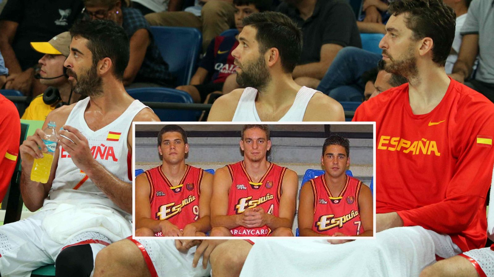 Navarro, Reyes y Gasol, en el banquillo durante el partido de cuartos en Río 2016. Abajo, cuando se convirtieron en 'Los Juniors de Oro'