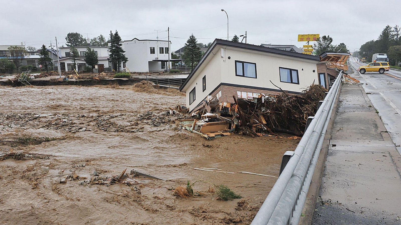 El tifón Lionrock ha barrido casas como esta a su paso por la prefectura de Hokkaido, en Japón.