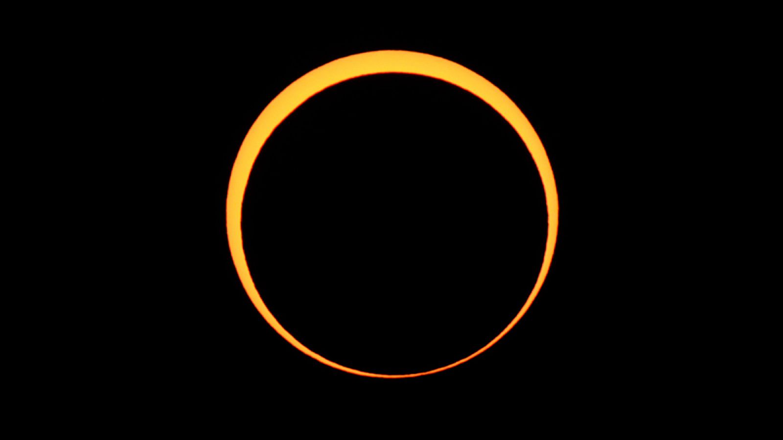 Septiembre comienza con un eclipse anular de sol, visible en Canarias