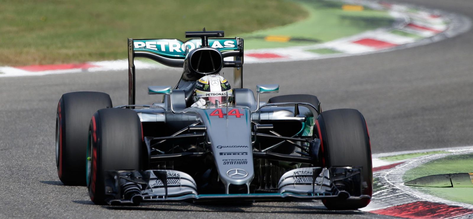 Hamilton logra la 'pole' en Monza