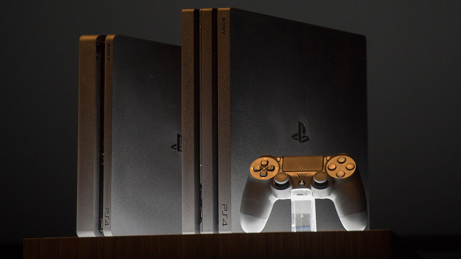 La nueva Playstation 4 Pro y la versión 'slim' de PS4