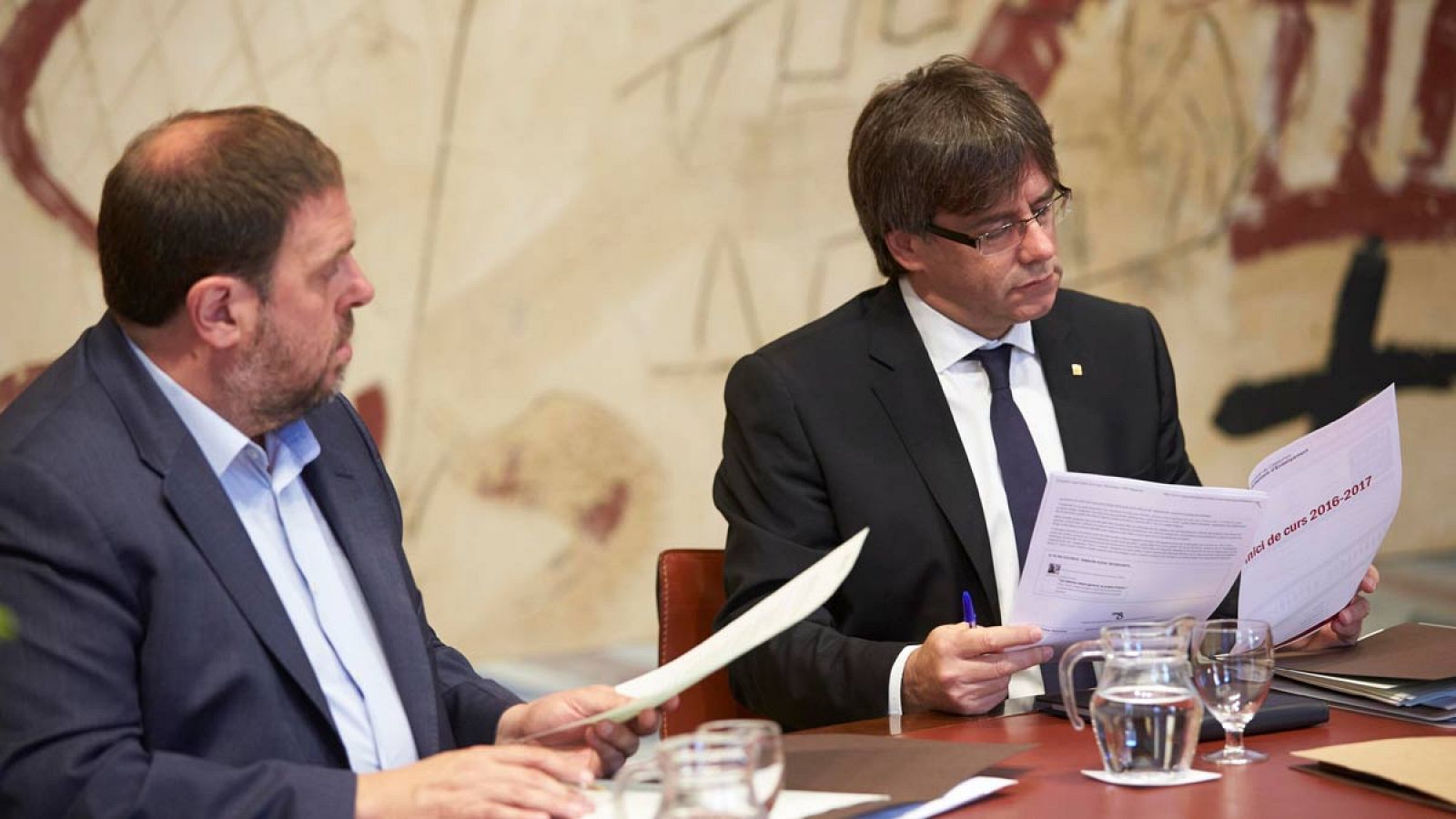 Reunión de trabajo del presidente y vicepresidente de la Generalitat, Carles Puigdemont y Oriol Junqueras.