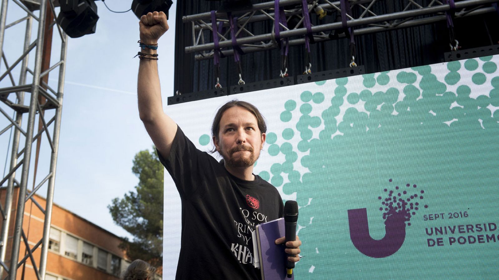 El líder de Podemos, Pablo Iglesias, durante la clausura de la Universidad de Verano de Podemos en la Universidad Complutense de Madrid