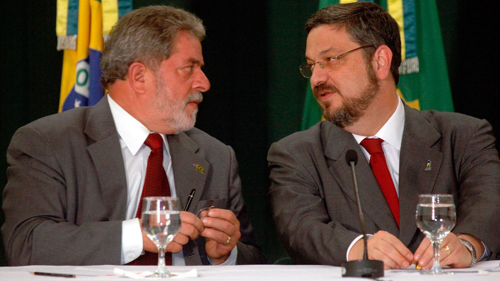 El expresidente de Brasil, Luiz Inácio Lula da Silva, y el exministro de Hacienda, Antonio Palocci, en una imagen de archivo