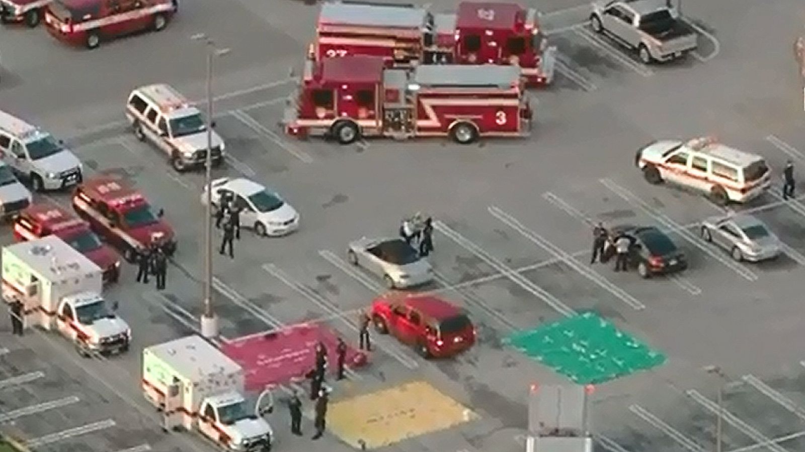 Escena del tiroteo en Houston, EE.UU. (Imagen de pantalla de CNN/KTRK)