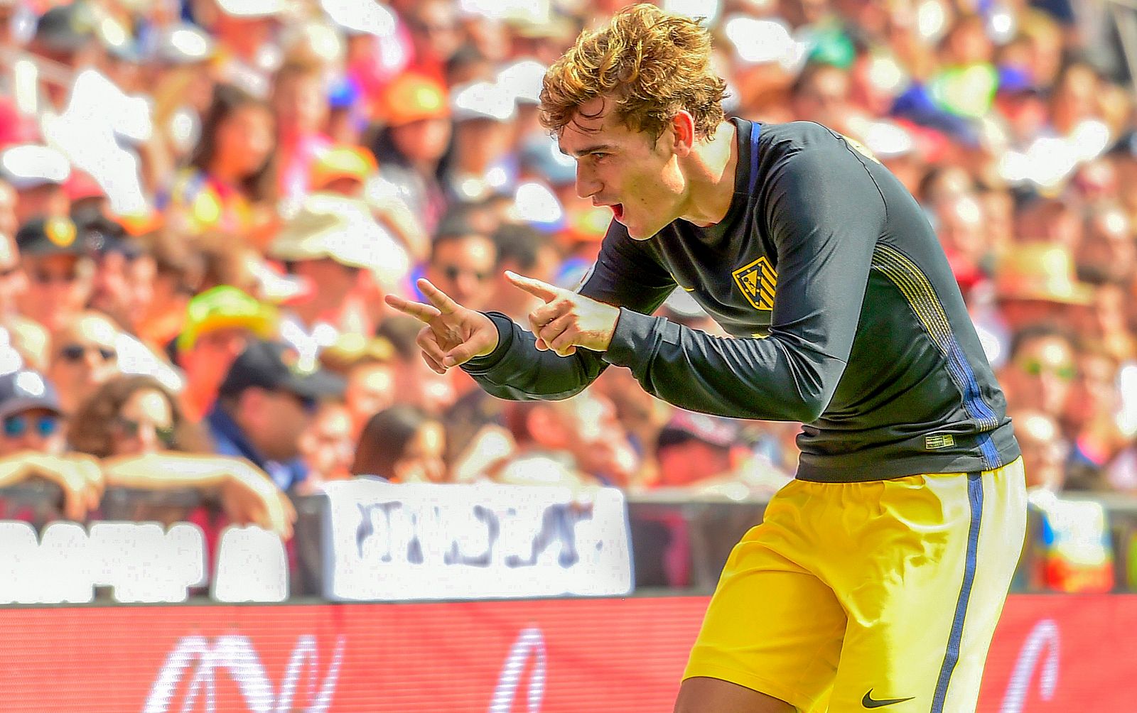 Griezmann celebra su primer tanto ante el Valencia.