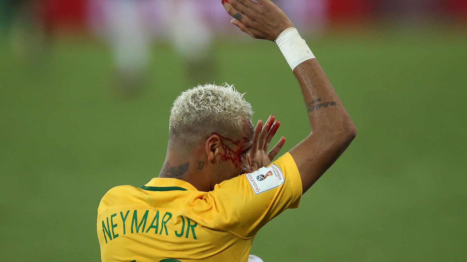 Neymar anotó un gol, dio dos asistencias y sangró ante Bolivia