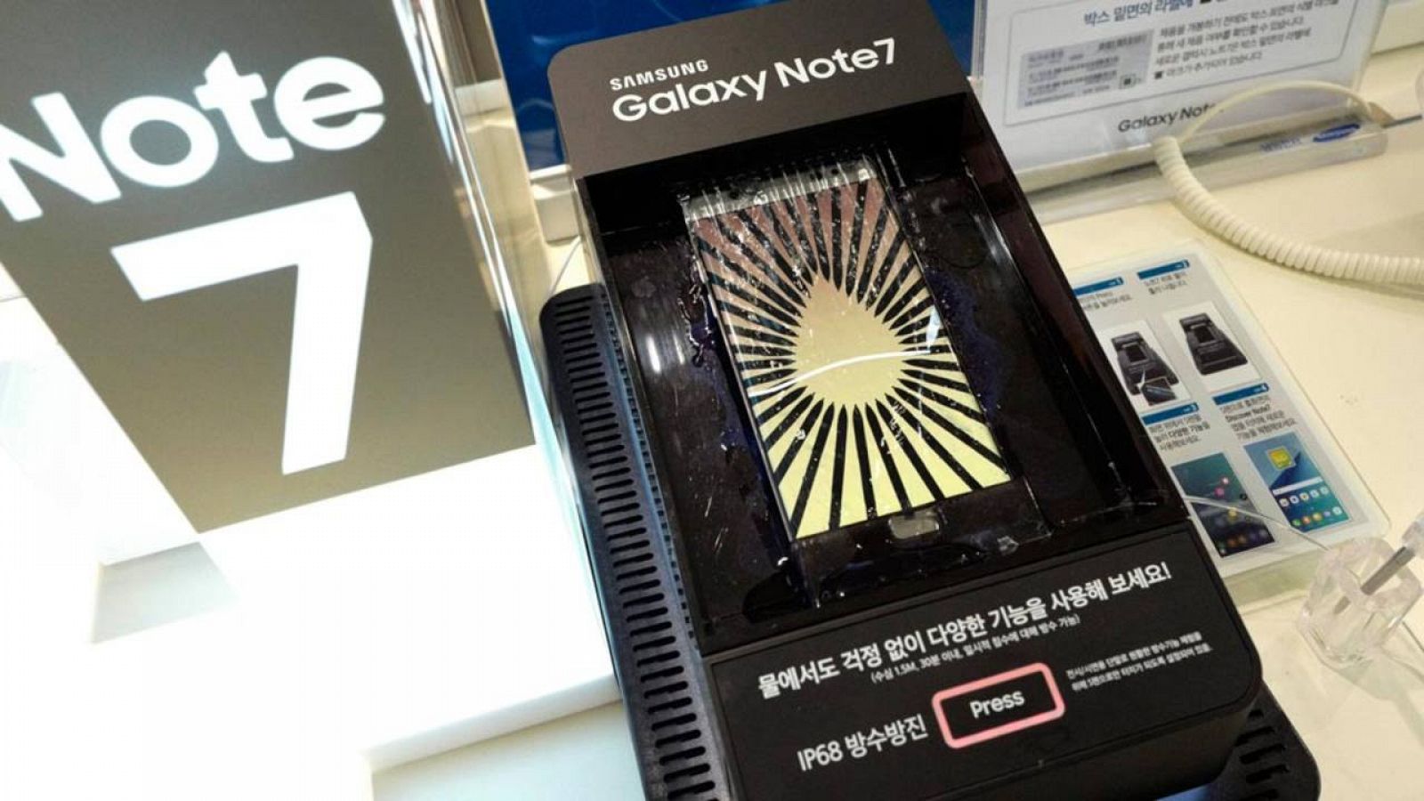 Imagen de un expositor de venta del Samsung Galaxy Note 7