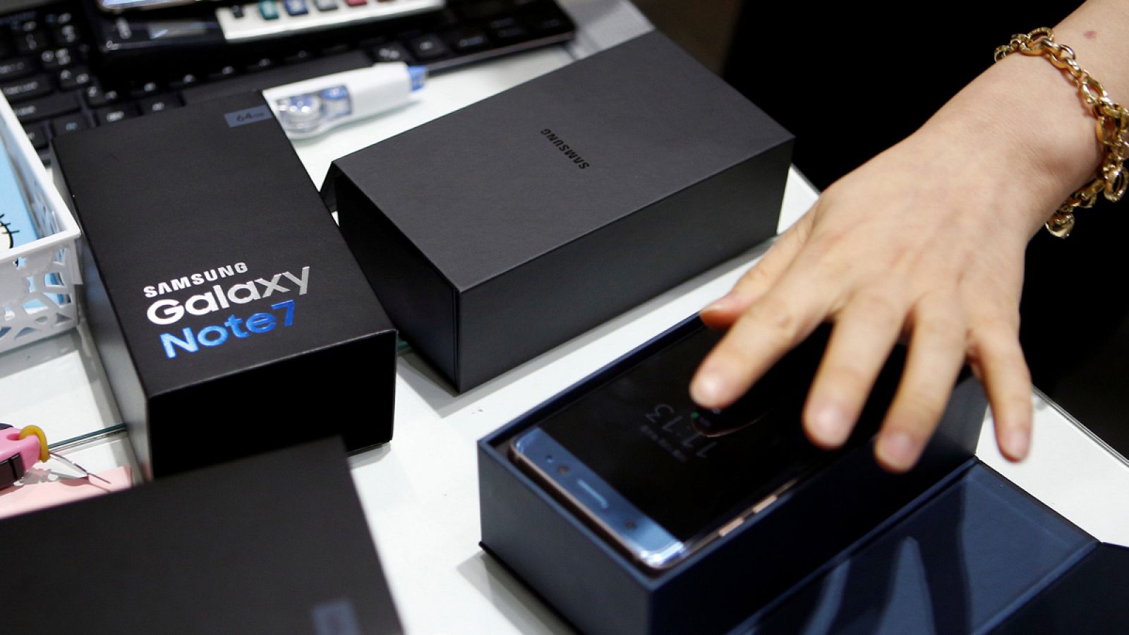 Las baterías del Galaxy Note 7 se pueden recalentar y explotar, lo que eleva el riesgo de fuego.