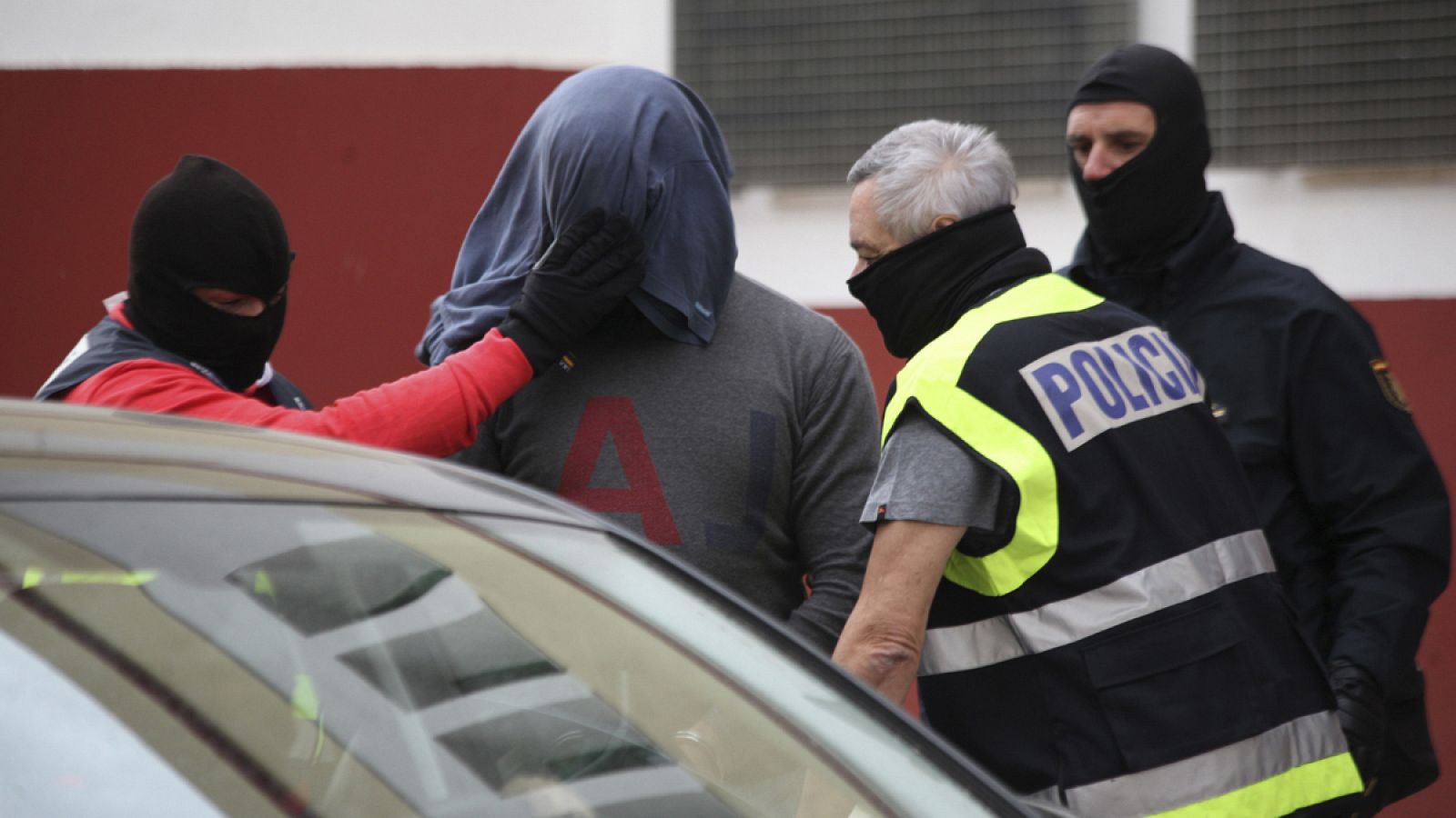 Momento de la detención de un presunto yihadista en Ceuta